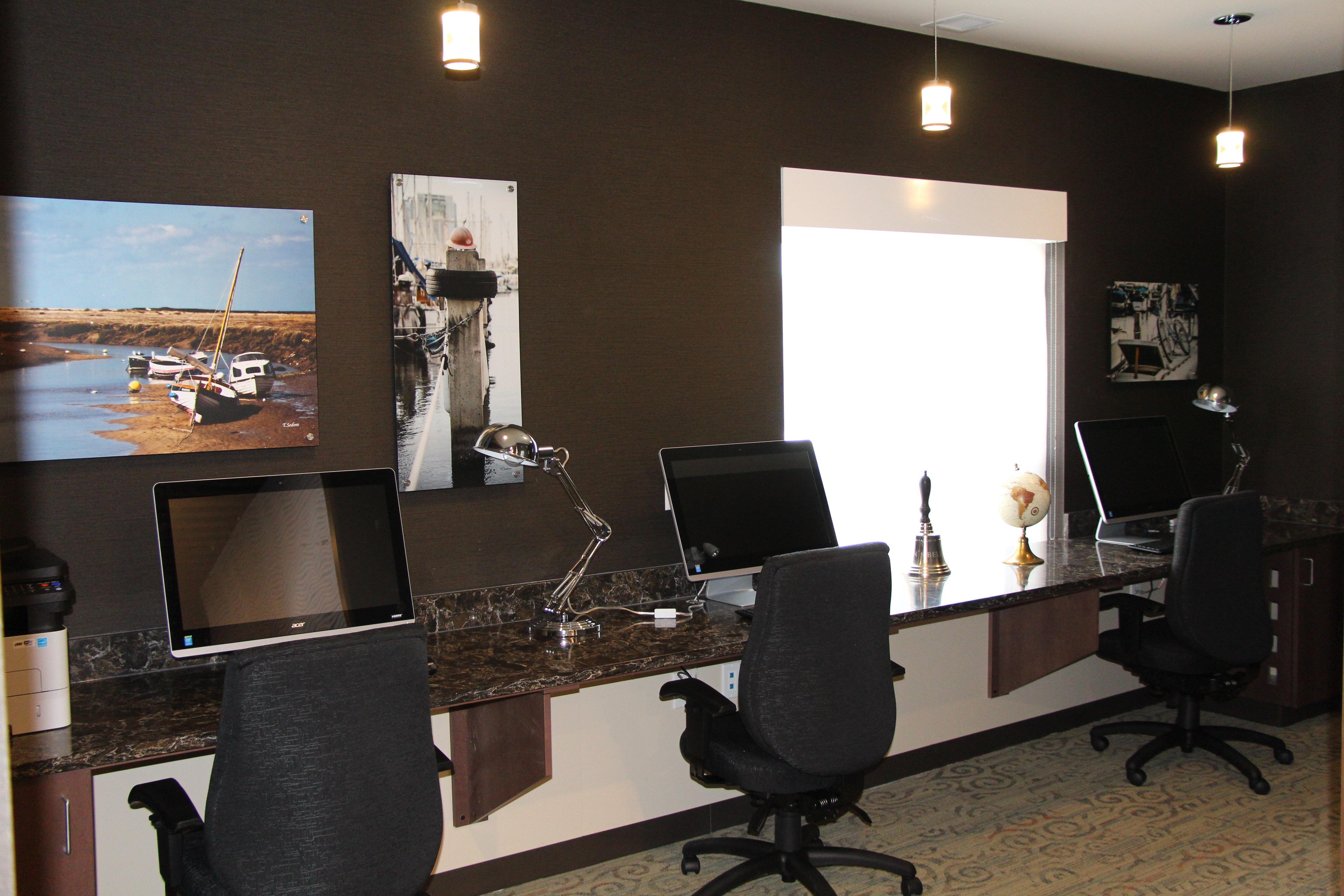 Holiday Inn Express & Suites Cold Lake By Ihg Εξωτερικό φωτογραφία