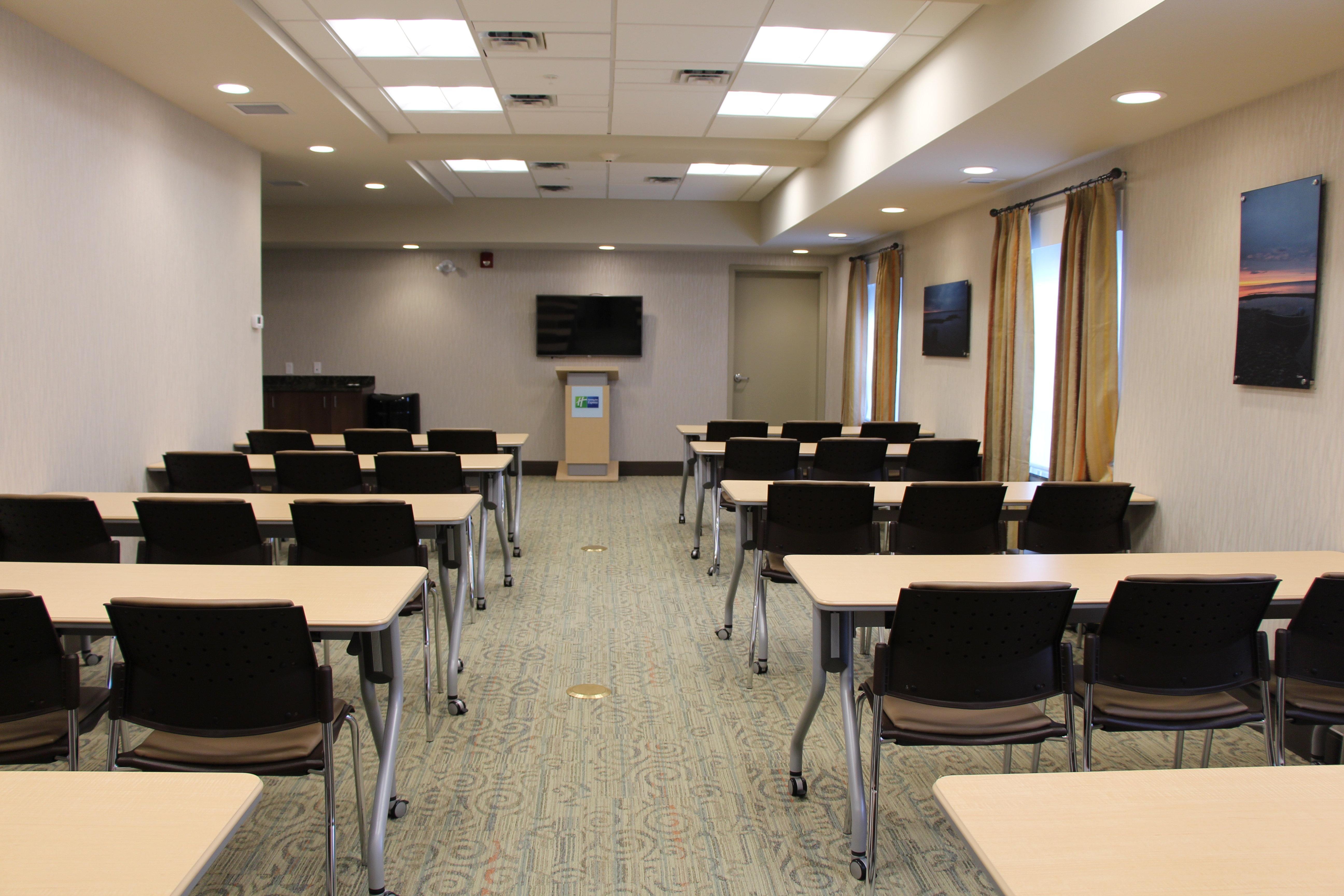 Holiday Inn Express & Suites Cold Lake By Ihg Εξωτερικό φωτογραφία