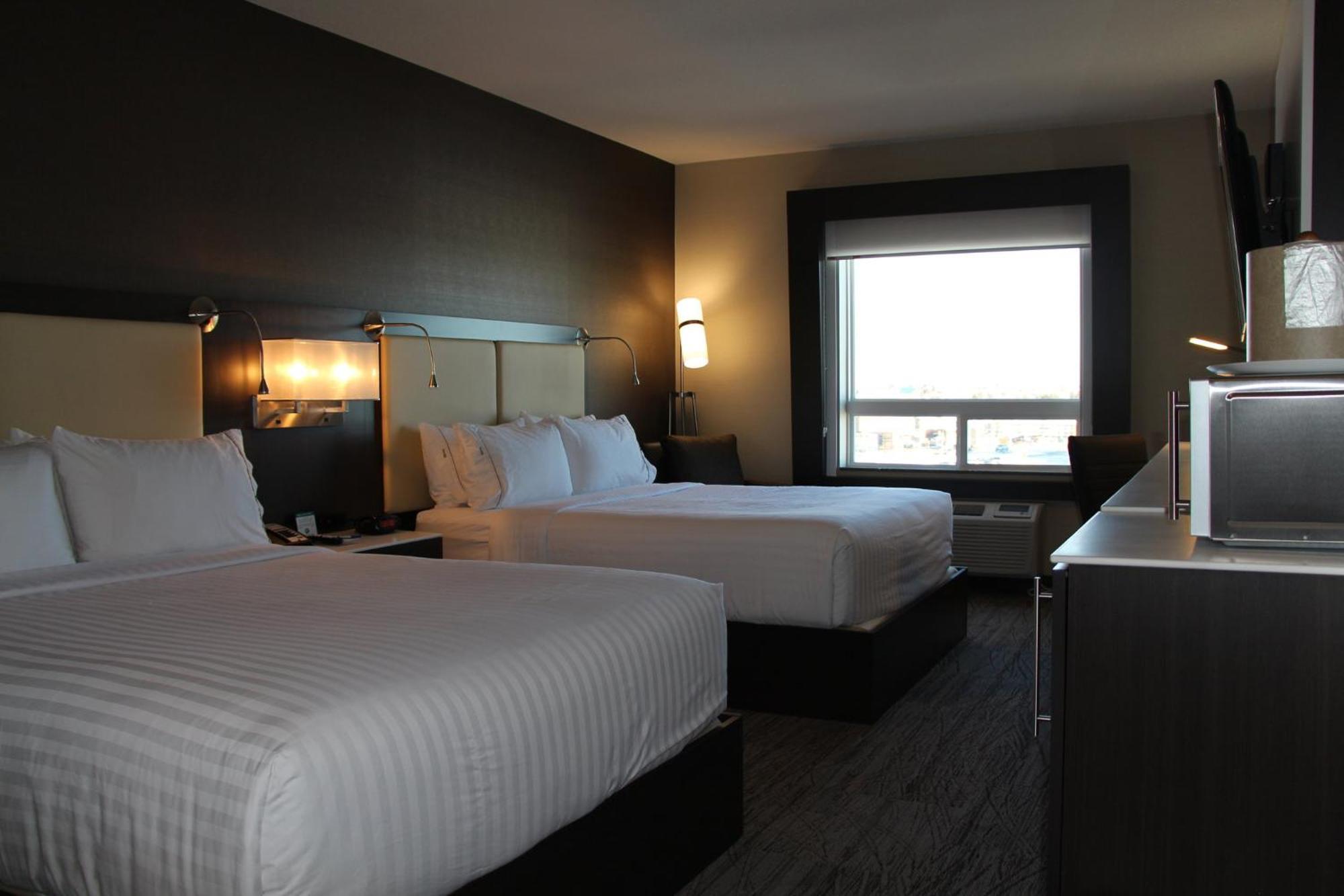 Holiday Inn Express & Suites Cold Lake By Ihg Εξωτερικό φωτογραφία