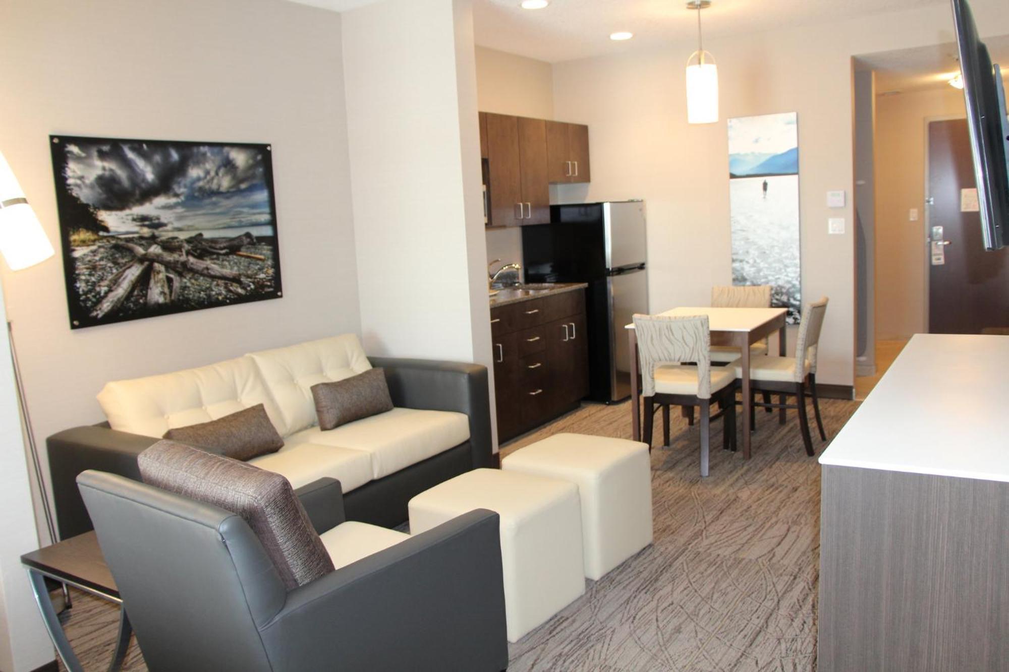 Holiday Inn Express & Suites Cold Lake By Ihg Εξωτερικό φωτογραφία